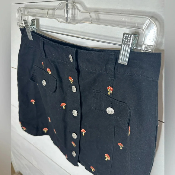 Forever 21 Mushroom Embroidered Mini Black Skirt - Size Large - Picture 3 of 4